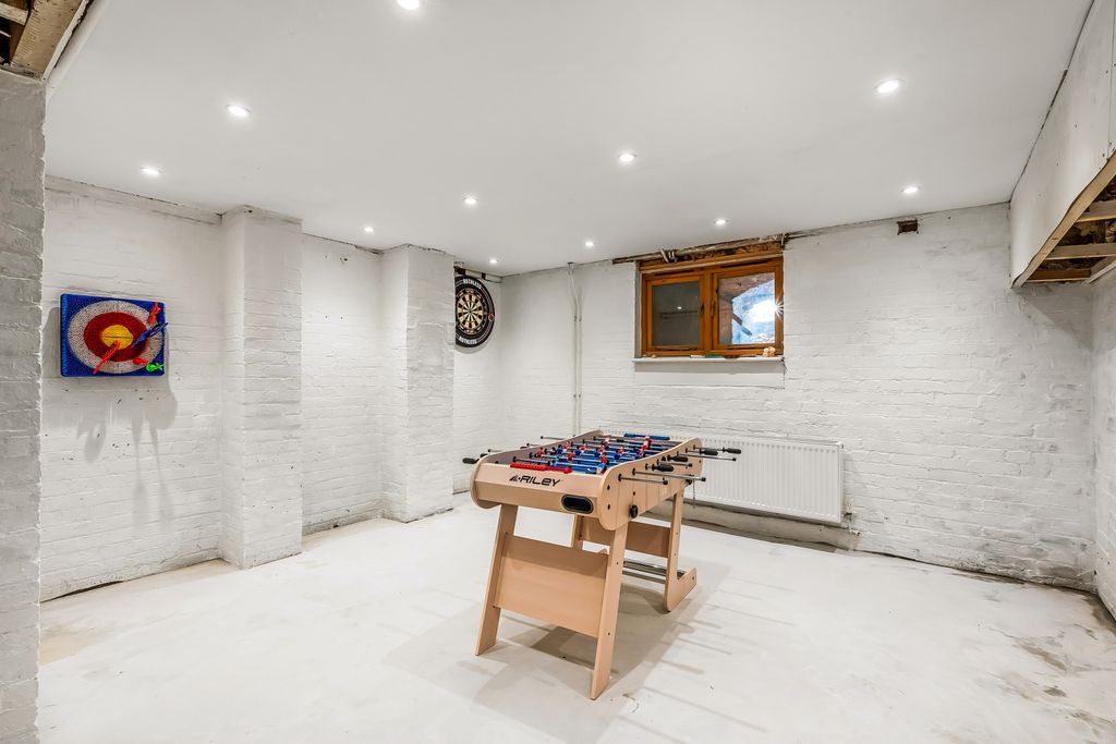 Additional image 9 of 4 bed flat for saleRockfield Road, Oxted, Surrey RH8