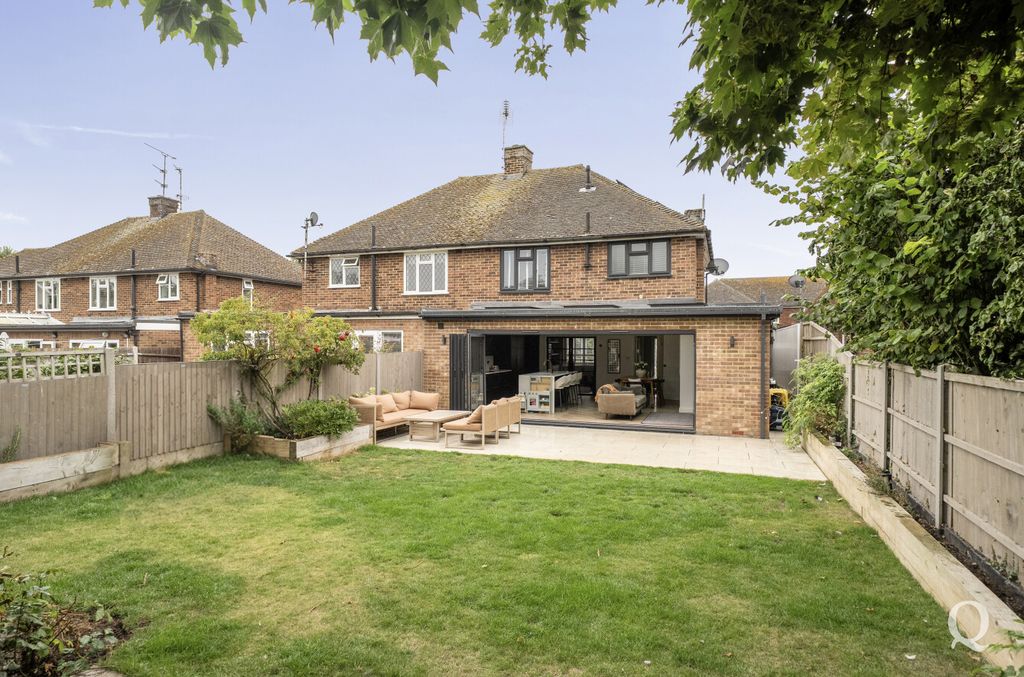 Property photo 3 of 26 9ba911d8-0057-4ba...