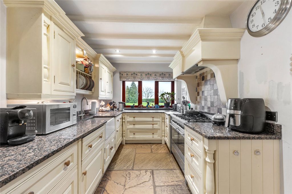 Property photo 3 of 20 Picture No. 05