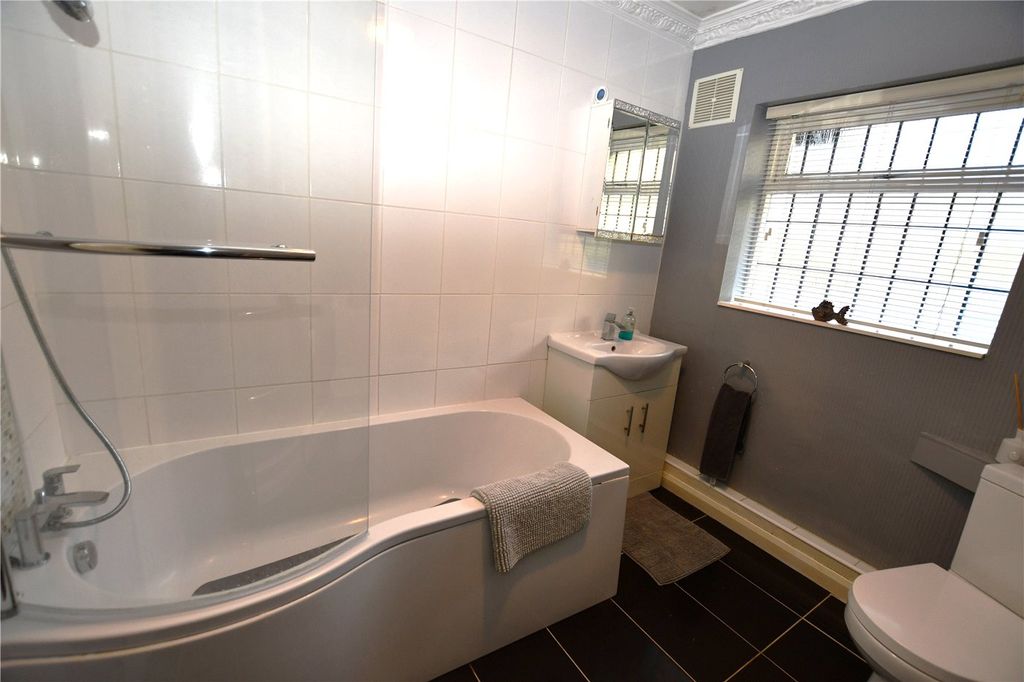Additional image 13 of 6 bed detached house for saleNine Mile Ride, Wokingham, Berkshire RG40