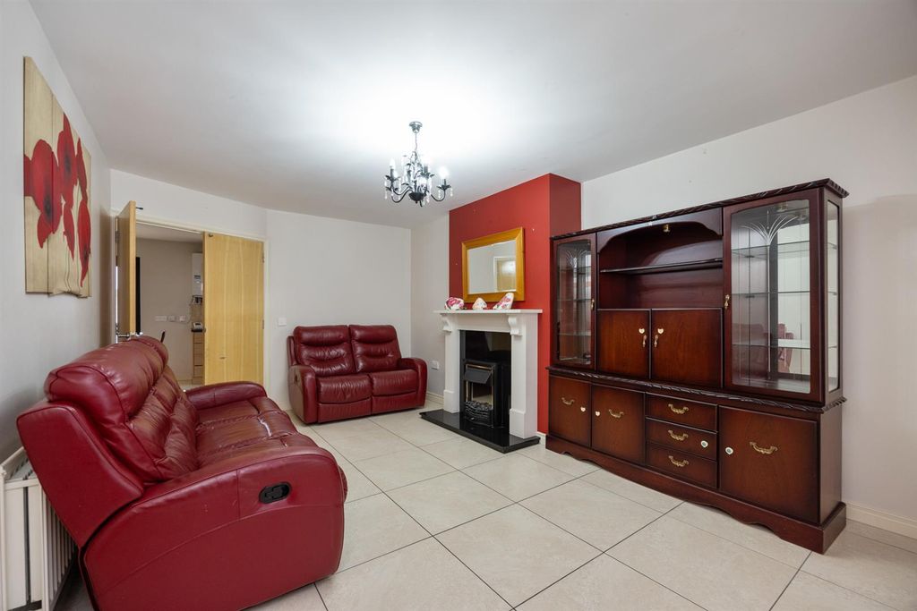 Property photo 3 of 22 6 Drummond Park 14.Jpg