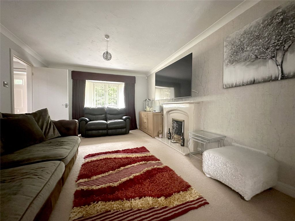 Property photo 3 of 15 Living Room