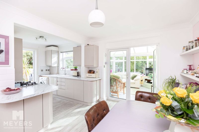 Property photo 3 of 36 Photo 11