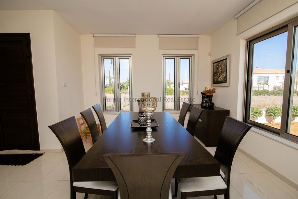 Property photo 3 of 61