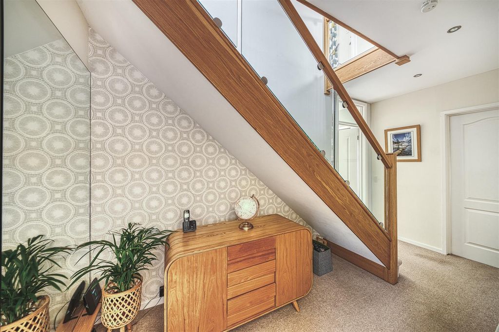 Property photo 3 of 29