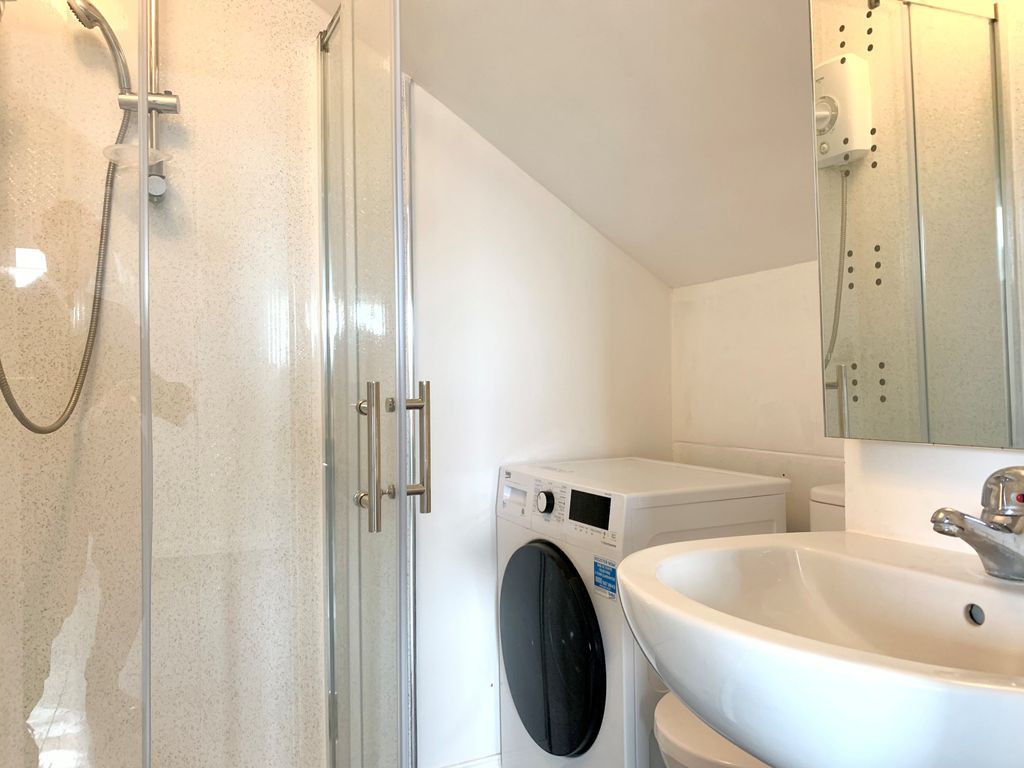 Property photo 3 of 4 Bathroom