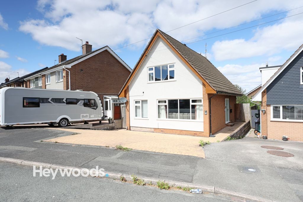 Property photo 1 of 32