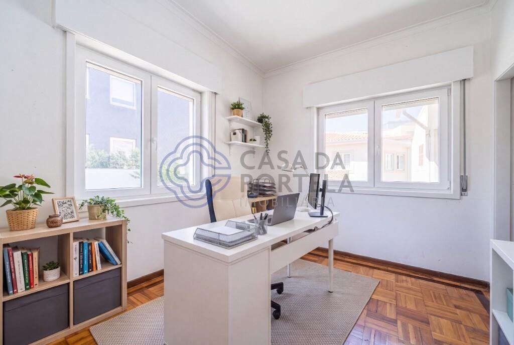 Property photo 2 of 39