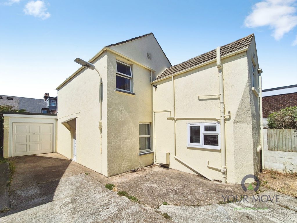 Property photo 1 of 10 Front