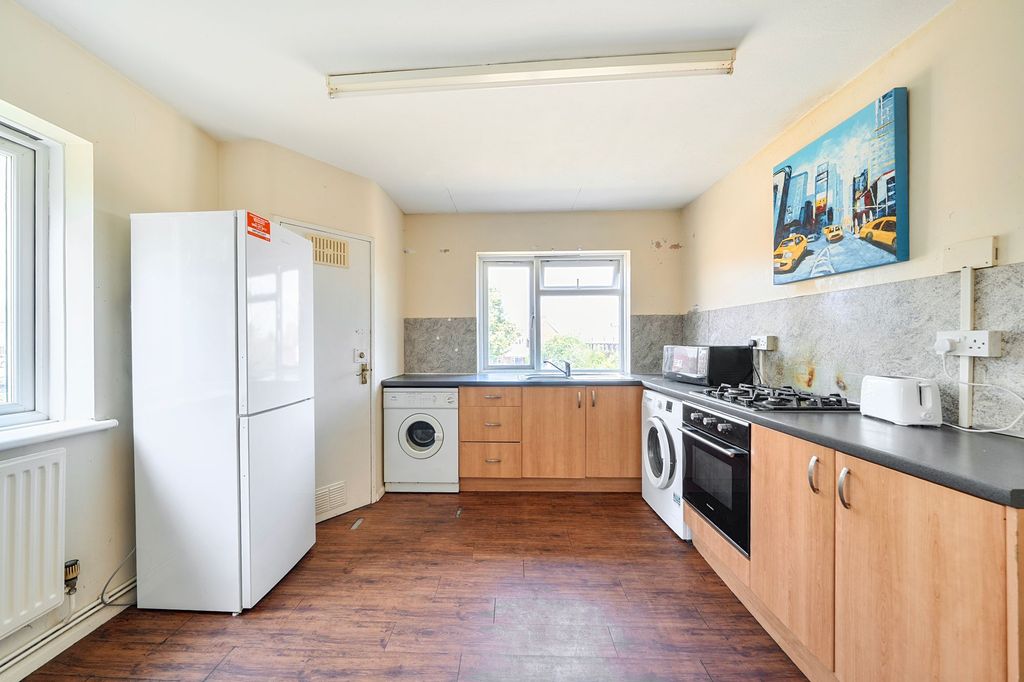 Property photo 3 of 23