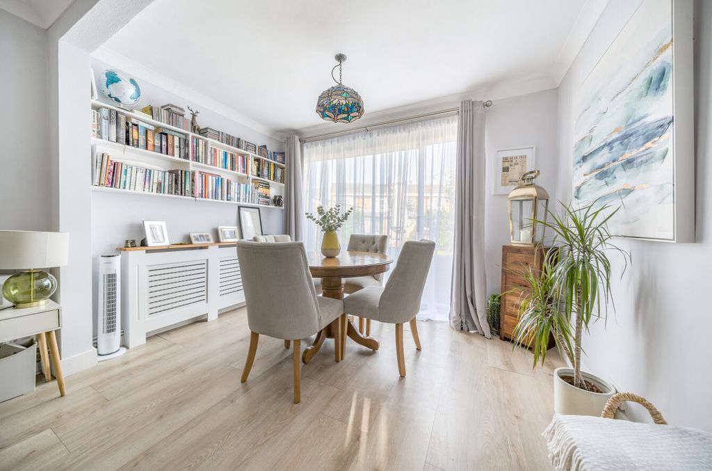 Property photo 3 of 12 1334586-10-68932A...