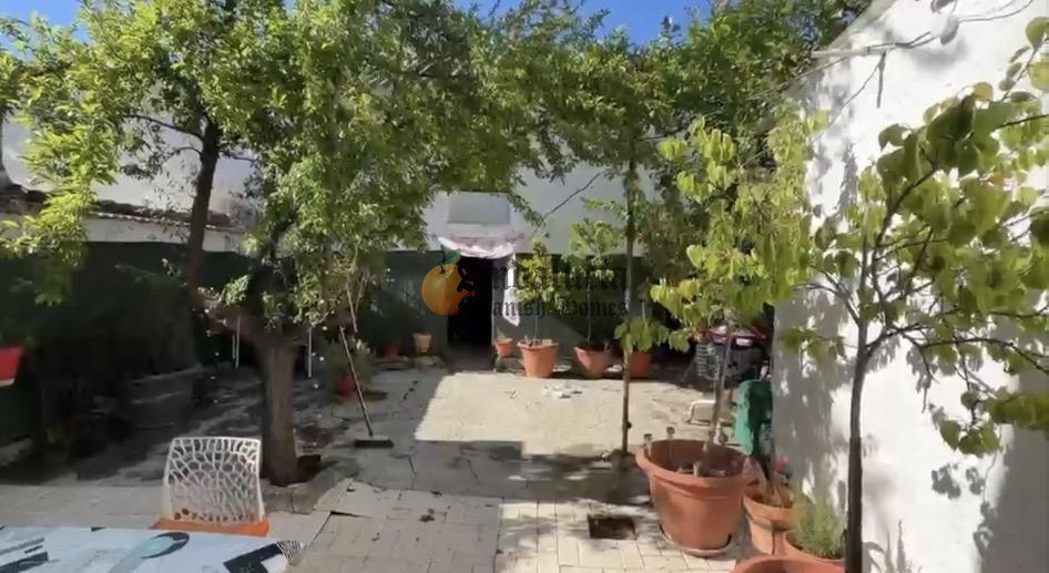 Property photo 1 of 42
