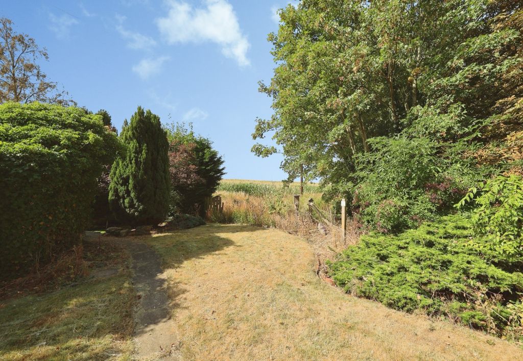Property photo 3 of 15 5421002