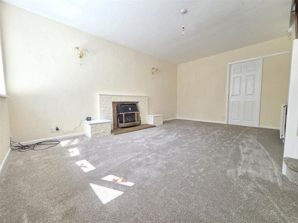 Property photo 2 of 12 Living Room