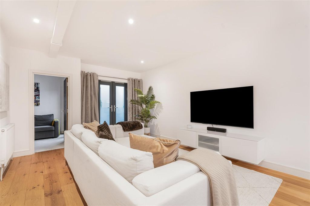 Property photo 2 of 23 7_72014.Jpg