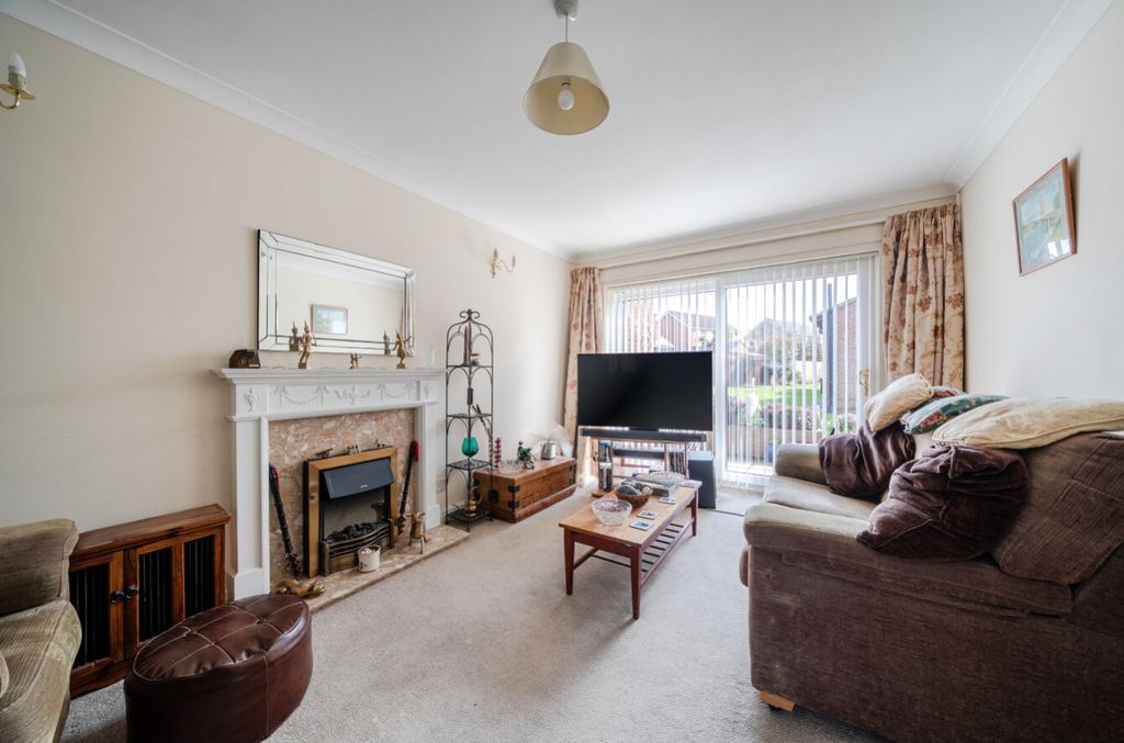 Property photo 3 of 10 1439707-6-69Cef420d4676-Arw