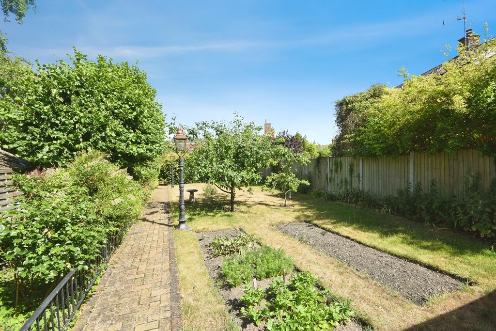 Property photo 3 of 22