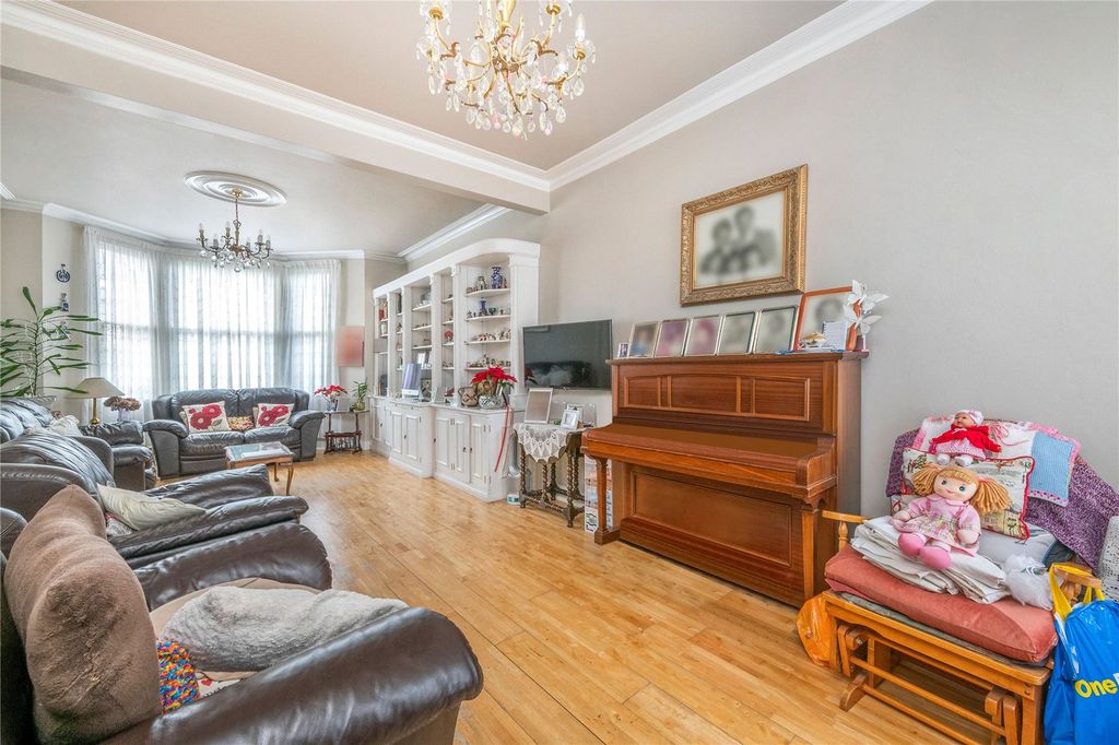 Property photo 3 of 11
