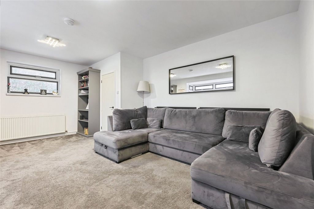 Property photo 3 of 34 Picture No. 30