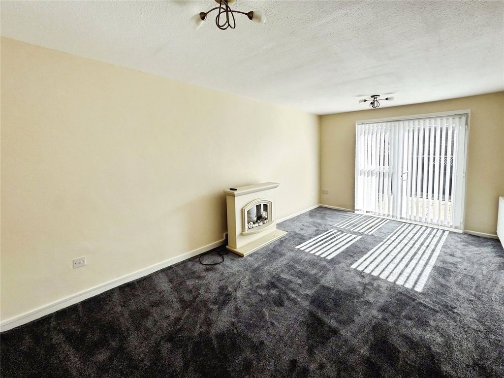 Property photo 2 of 12 Picture No. 24