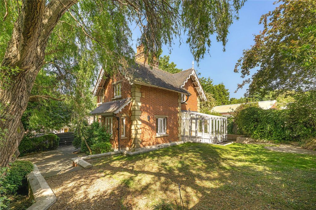 Property photo 1 of 10 Exterior