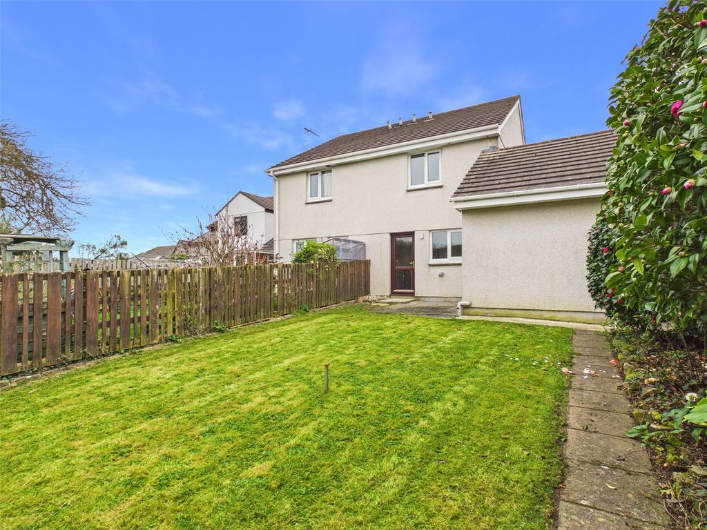 Property photo 1 of 33 Picture No. 10