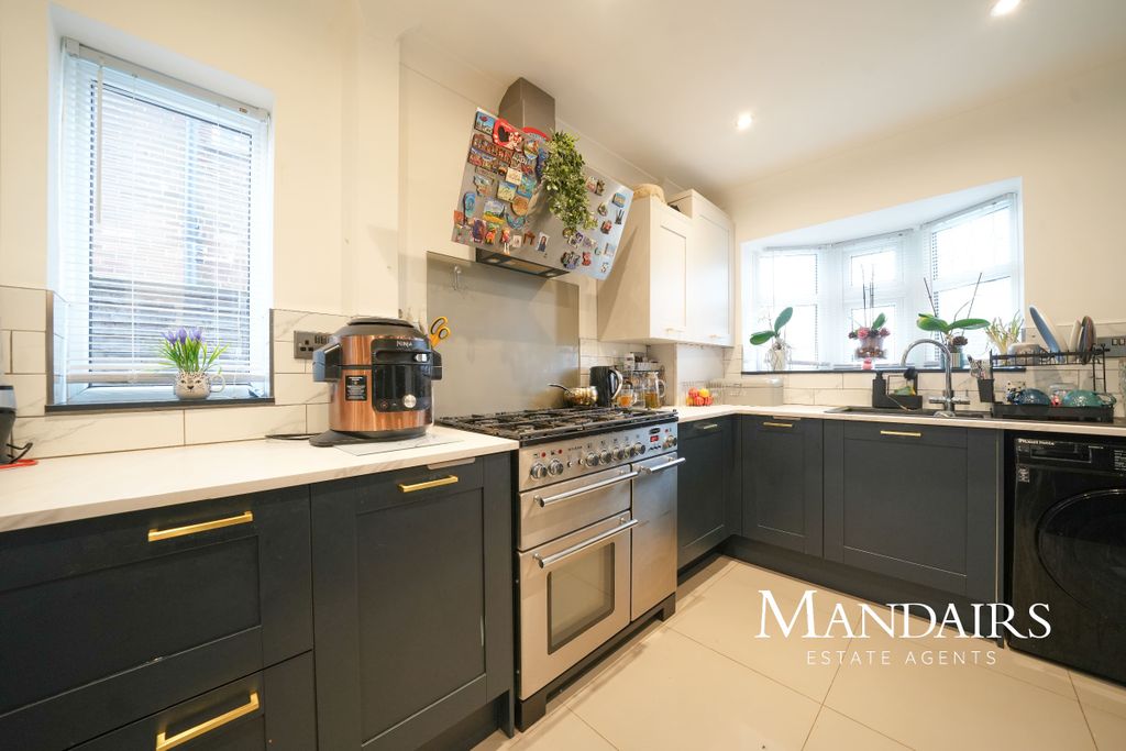 Property photo 2 of 26