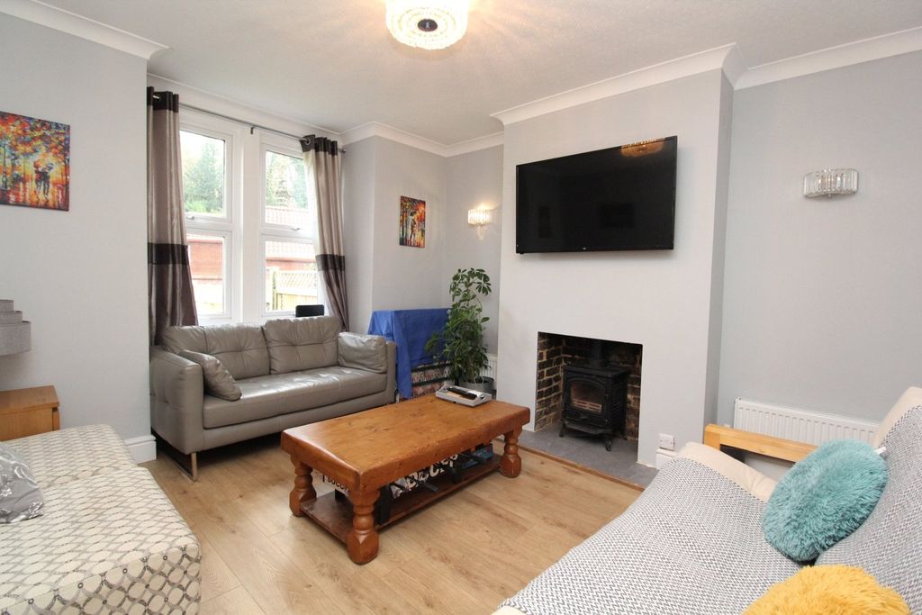 Property photo 2 of 22 Lounge