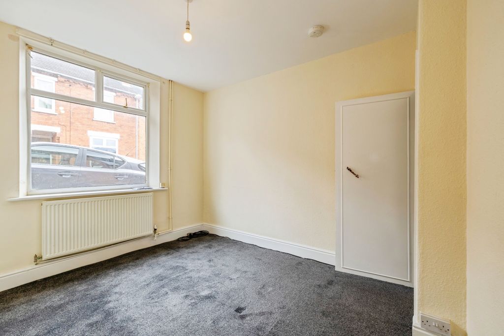 Property photo 2 of 25