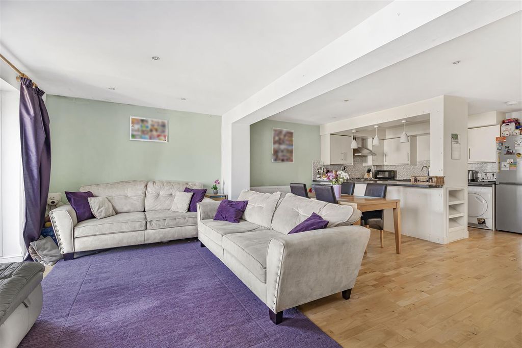 Property photo 2 of 16 18_55567.Jpg