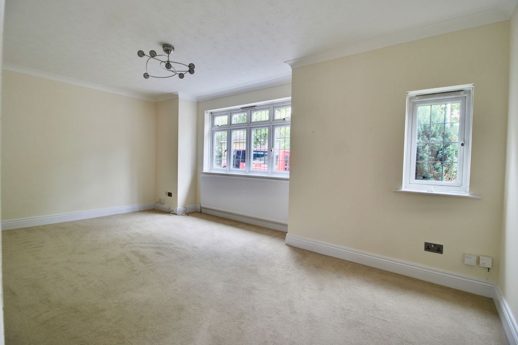 Property photo 3 of 26
