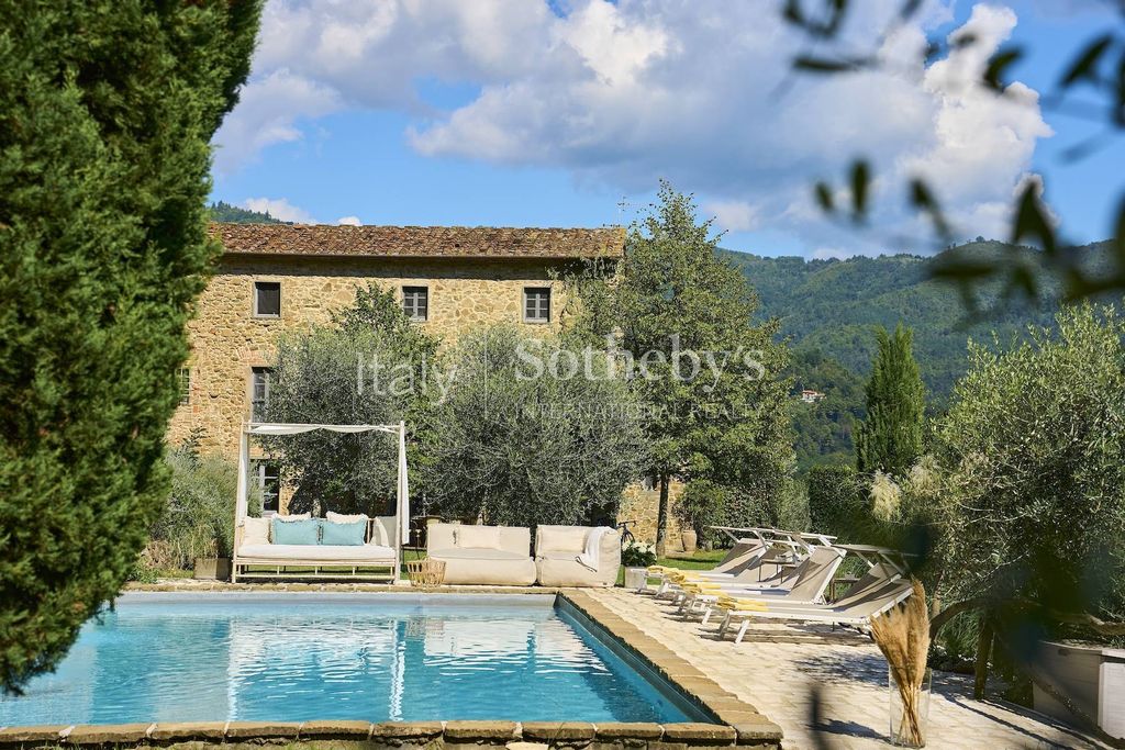 Property photo 2 of 38