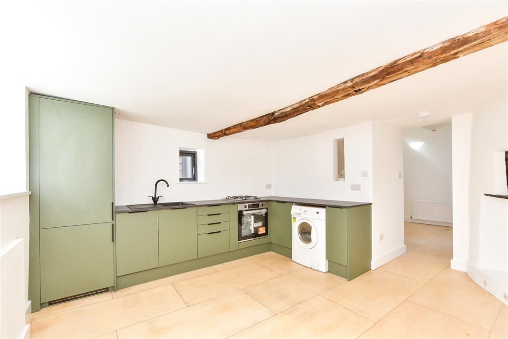 Property photo 1 of 11 Kitchen