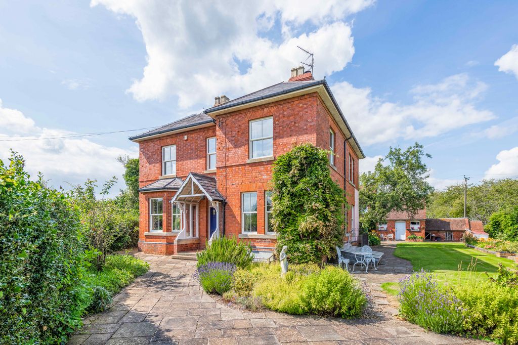 Property photo 1 of 37