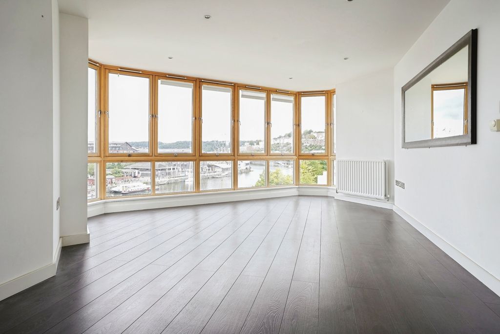 Property photo 2 of 14 Pbox-Img.Jpg