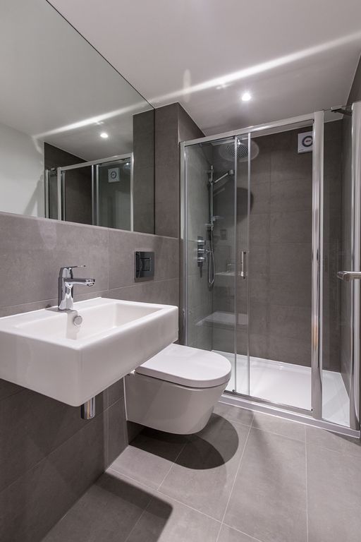 Property photo 3 of 6 Bathroom