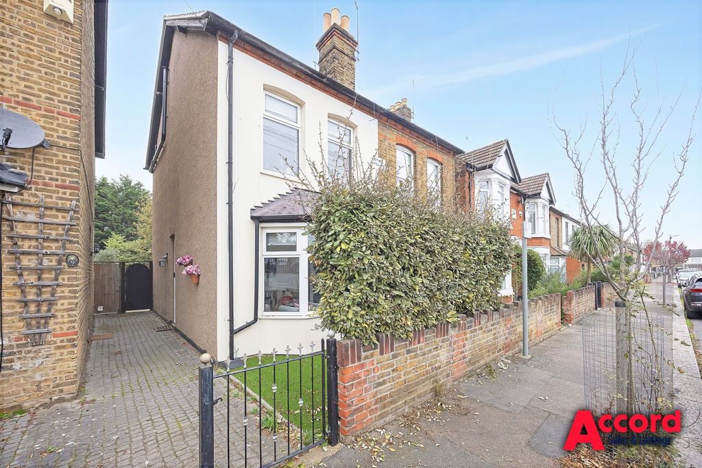 Property photo 1 of 17