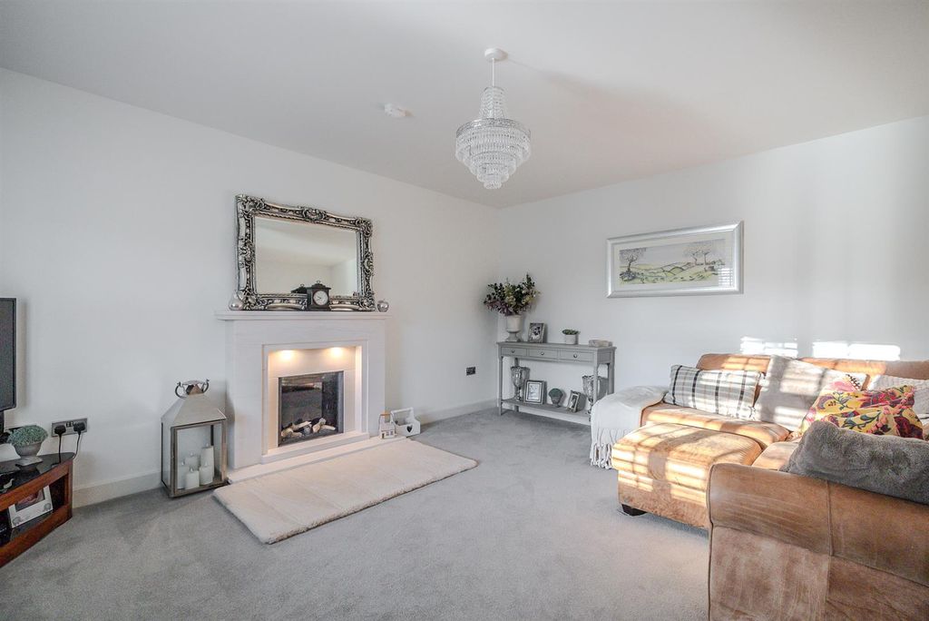 Property photo 2 of 32 Dsc00025.Jpg