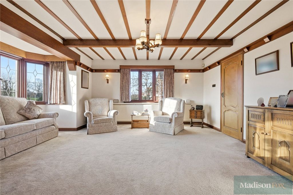 Property photo 3 of 35 Picture No. 23