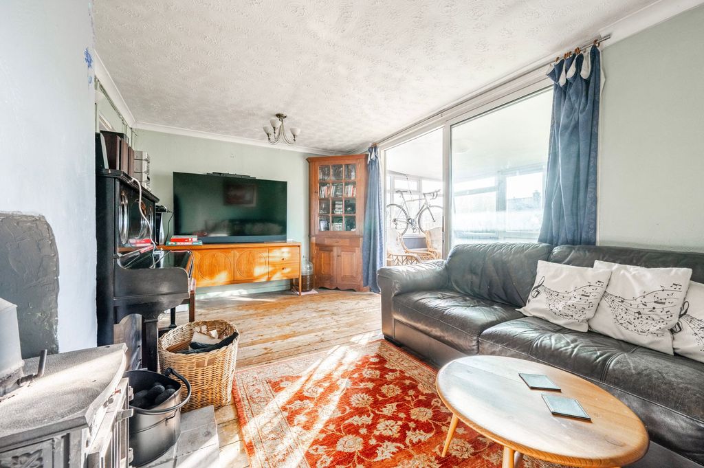 Property photo 3 of 20