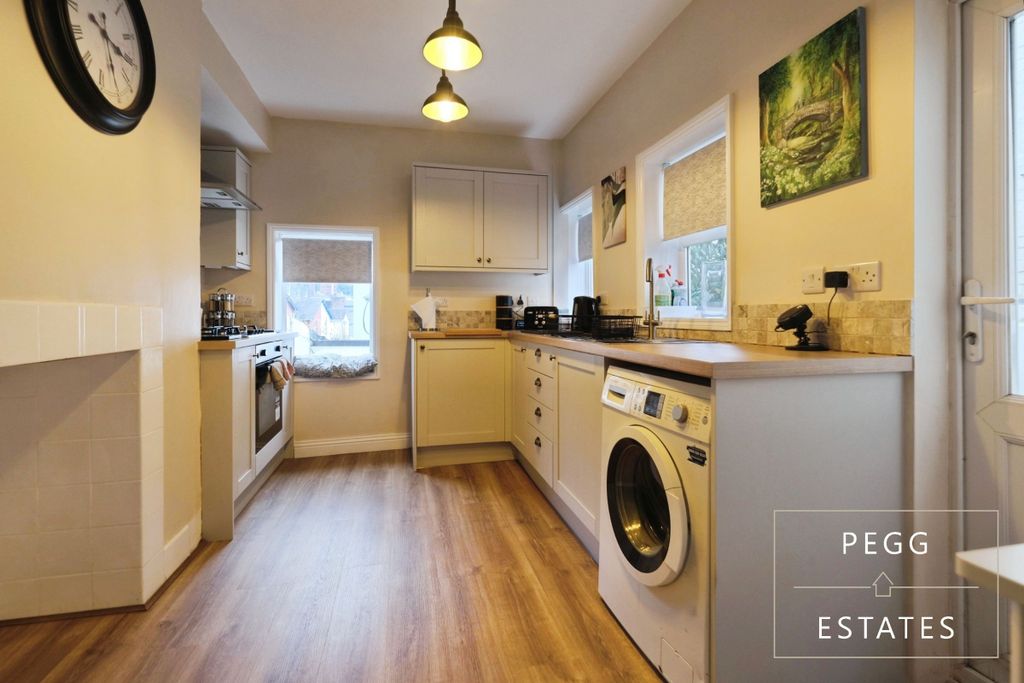 Property photo 3 of 17