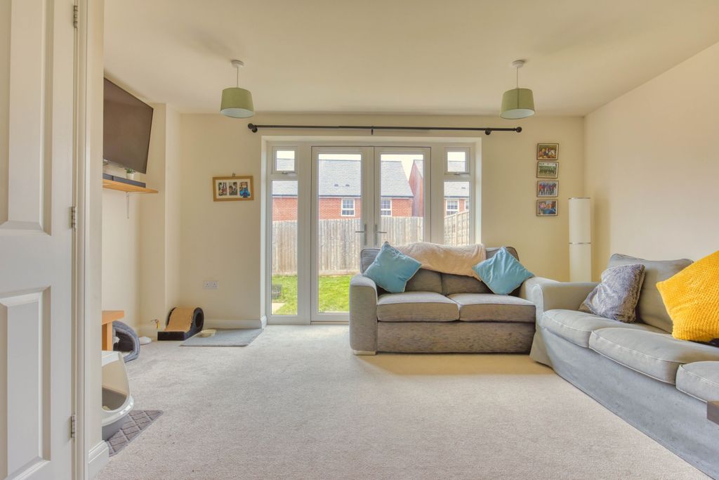 Property photo 3 of 18 Ewemove Taunton Boles Road (2)