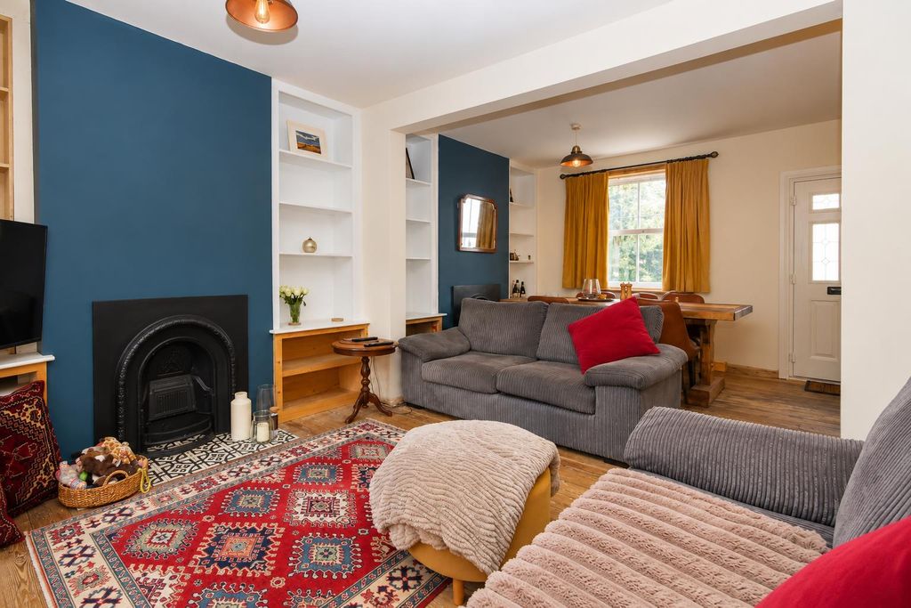 Property photo 2 of 13 1 (6).Png