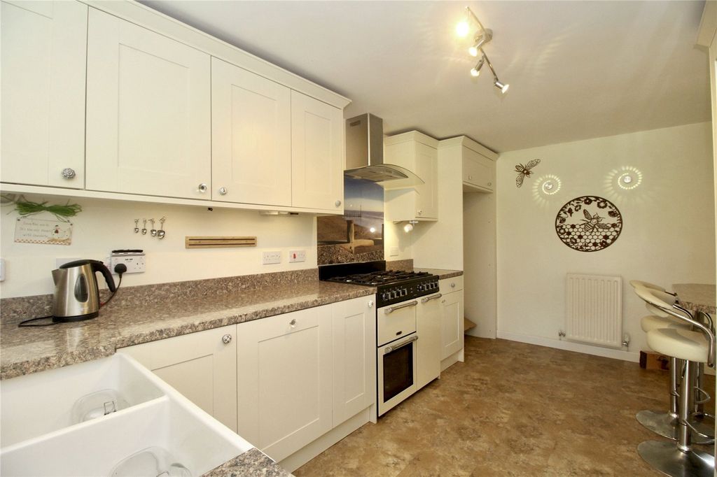 Property photo 3 of 16 Breakfast Kitchen