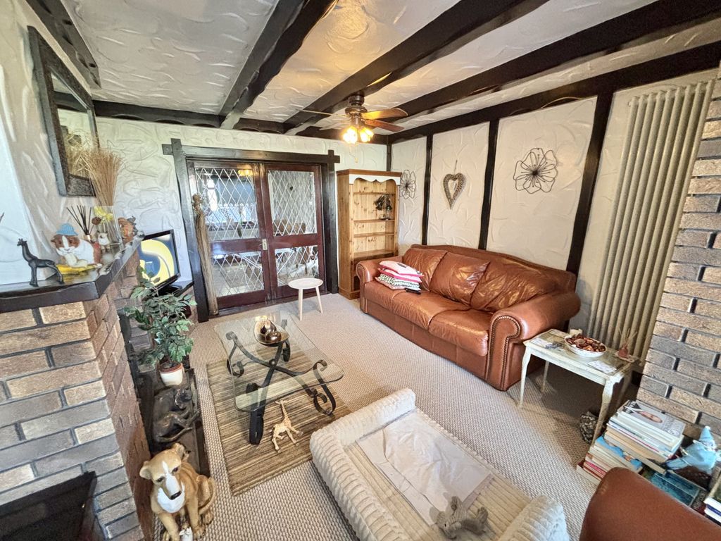 Property photo 3 of 18