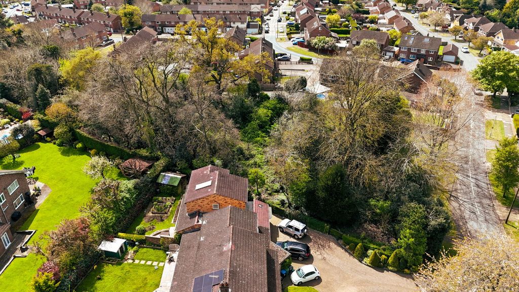 Property photo 2 of 18