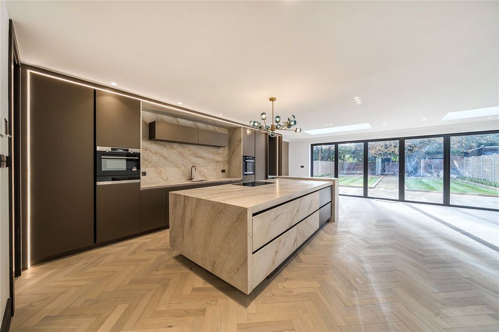 Property photo 2 of 15 Picture No. 01