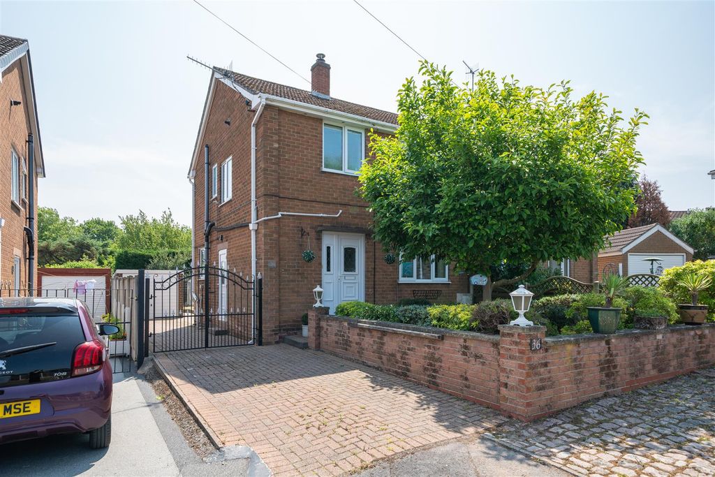 Property photo 1 of 30 36 Errington Road-103.Jpg