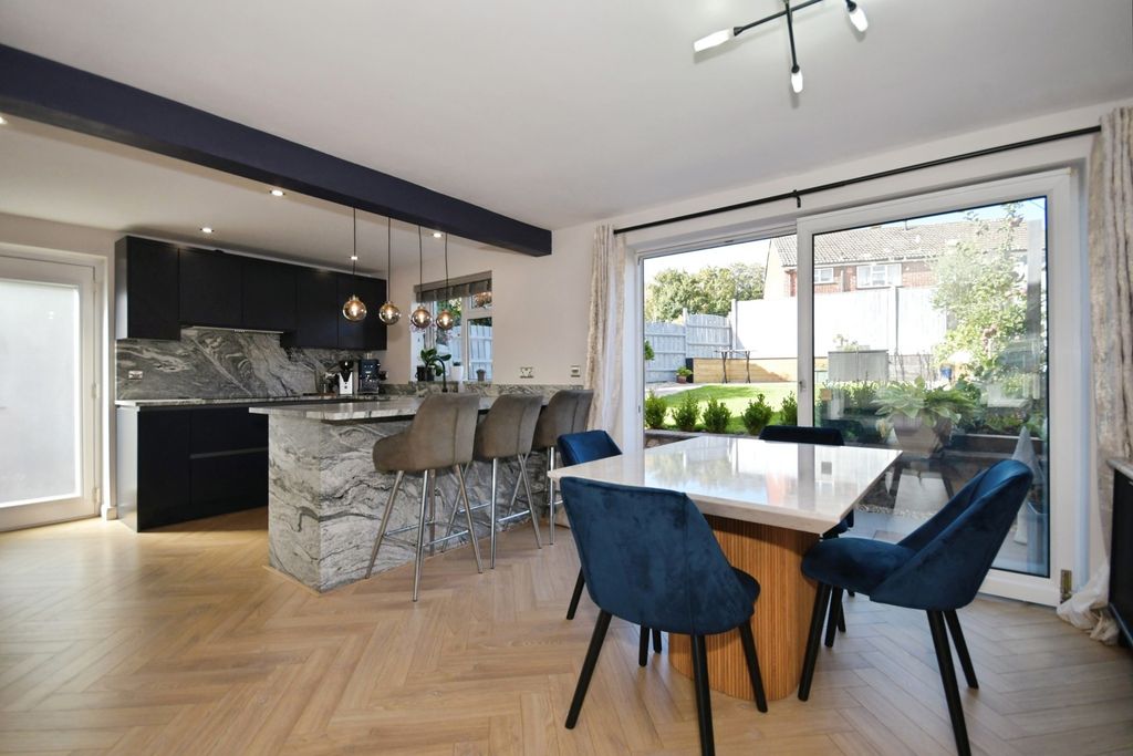 Property photo 2 of 18 Pbox-Img.Jpg