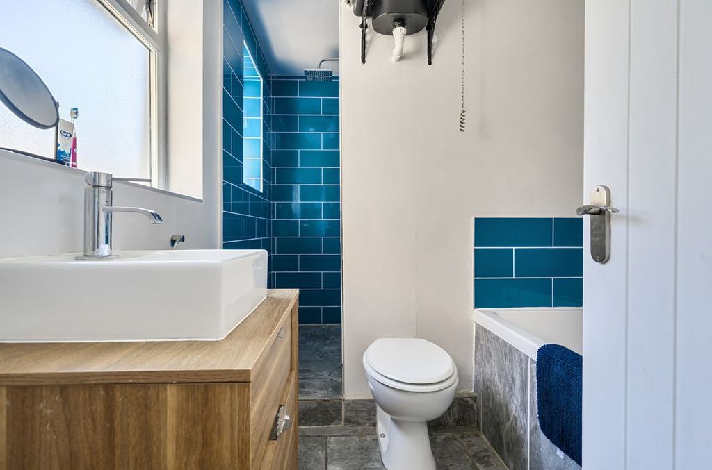 Property photo 3 of 11 14875508